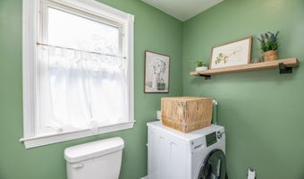 795 Riverside Dr, Augusta, ME 04330