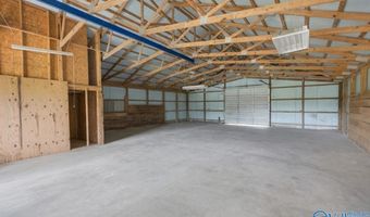 5572 Section Line Rd, Albertville, AL 35950