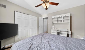693 Rustic Valley Dr, Ballwin, MO 63021