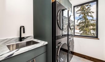 155 Goldfinch Ln 3D, Avon, CO 81620