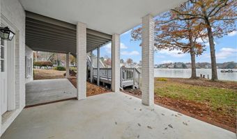 135 Staghound Ct, Alpharetta, GA 30005