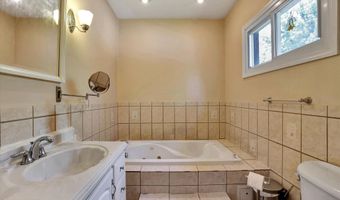 224 Walling Pl, North Middletown, NJ 07748