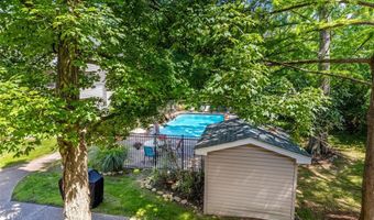 1329 Prospect Village Ln D, Ballwin, MO 63021
