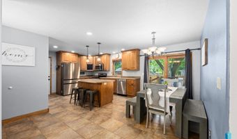 201 S 5th Ave, Brandon, SD 57005