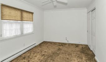 55 Harbor N, Amityville, NY 11701