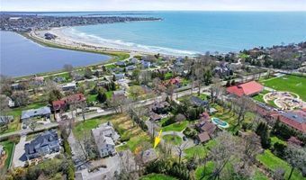 397 Gibbs Ave Ch, Newport, RI 02840