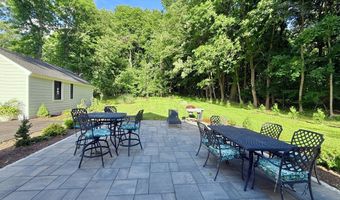 225 Hoyt St, Darien, CT 06820