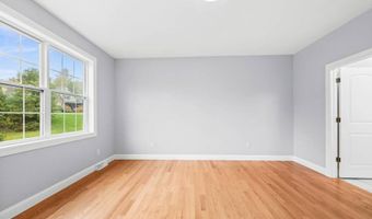 222 Briarwood Ct, Albany, NY 12203