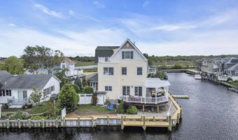 221 Magnolia Dr, Bayville, NJ 08721