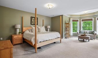 22 Elizabeth Way, Bedford, NH 03110