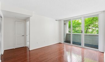 880 N POLLARD St 222, Arlington, VA 22203