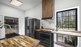 356 W Oak Grove Rd NW, Adairsville, GA 30103