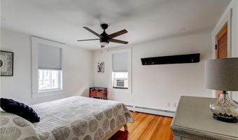 5 Howard St 2, Newport, RI 02840