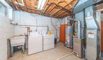 1795 Hideaway Ln, Ann Arbor, MI 48105