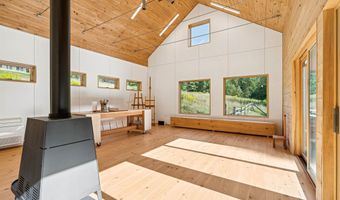 411 Bennett Rd, Barnard, VT 05031