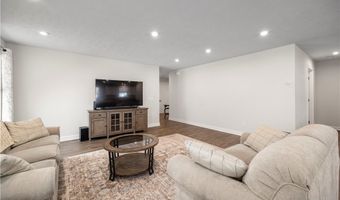 160 Eagle Cir, Amherst, OH 44001