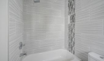 1072 N FRONT St A, Philadelphia, PA 19123