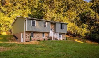 3611 Cyrus Creek Rd, Barboursville, WV 25504