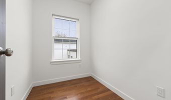 41 E 16TH St 2, Bayonne, NJ 07002
