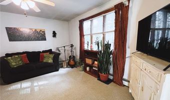 29 Stony Acre Dr, Cranston, RI 02920