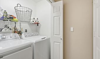 5 ELM Ct, Barnegat, NJ 08005