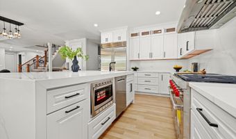 1418 W Maude Ave, Arlington Heights, IL 60004