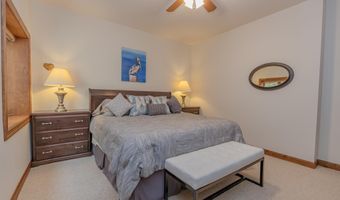 932 Emerald Pines Dr, Arnolds Park, IA 51331