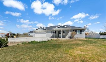 895 Roney Ave, Powell, WY 82435