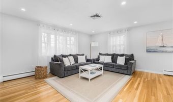 384 Valley Rd, Middletown, RI 02842