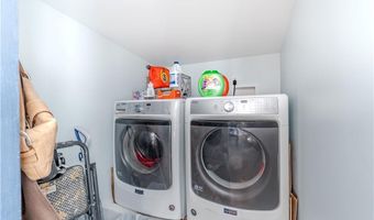 52 Planet Ave, East Providence, RI 02915