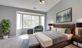 362 Village Pointe Dr, Akron, OH 44313