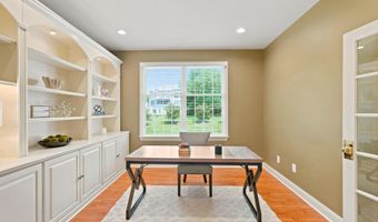 19704 STANFORD HALL Pl, Ashburn, VA 20147