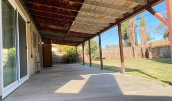 14069 Vista Dr, Armona, CA 93202