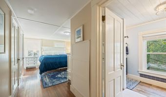 75 Ledgelawn Ave, Bar Harbor, ME 04609