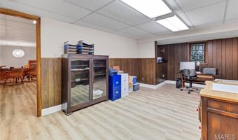 56 Meadowbrook Country Club Est, Ballwin, MO 63011