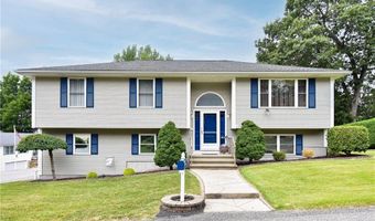 17 Middle St, North Providence, RI 02911