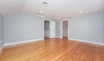 240 Oak St, Centerville, MA 02632