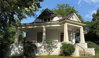 1027 N 4th St, Atchison, KS 66002