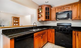 8 Alden Dr 8, Berlin, MA 01503