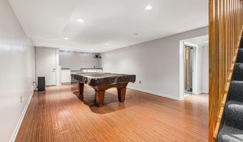 2222 Delaware Dr, Ann Arbor, MI 48103