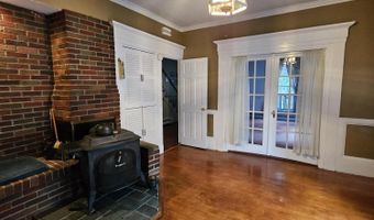 103 4th St, Bangor, ME 04401