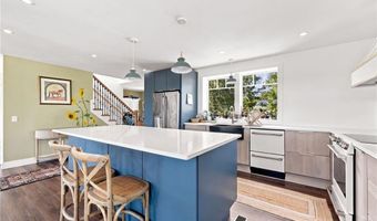 224 Greenhouse Rd, Coventry, RI 02827