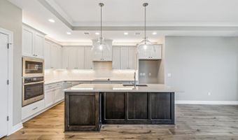 312 W Boxthorn Dr, Andover, KS 67002