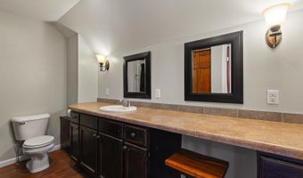 907 E Hunt St, Adrian, MI 49221