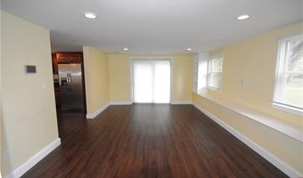 92 Trout Dr, Middletown, RI 02842