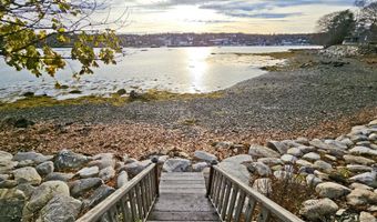 12 Ashley Dr, Belfast, ME 04915