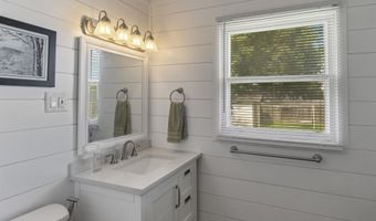 102 McConkey Ave, Barboursville, WV 25504