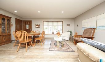 1601 E Sylvan Cir, Brandon, SD 57005