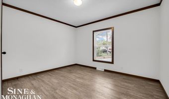 2060 Washington St, Algonac, MI 48001