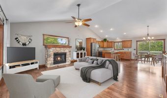 2544 Avery Ln, Altoona, WI 54720